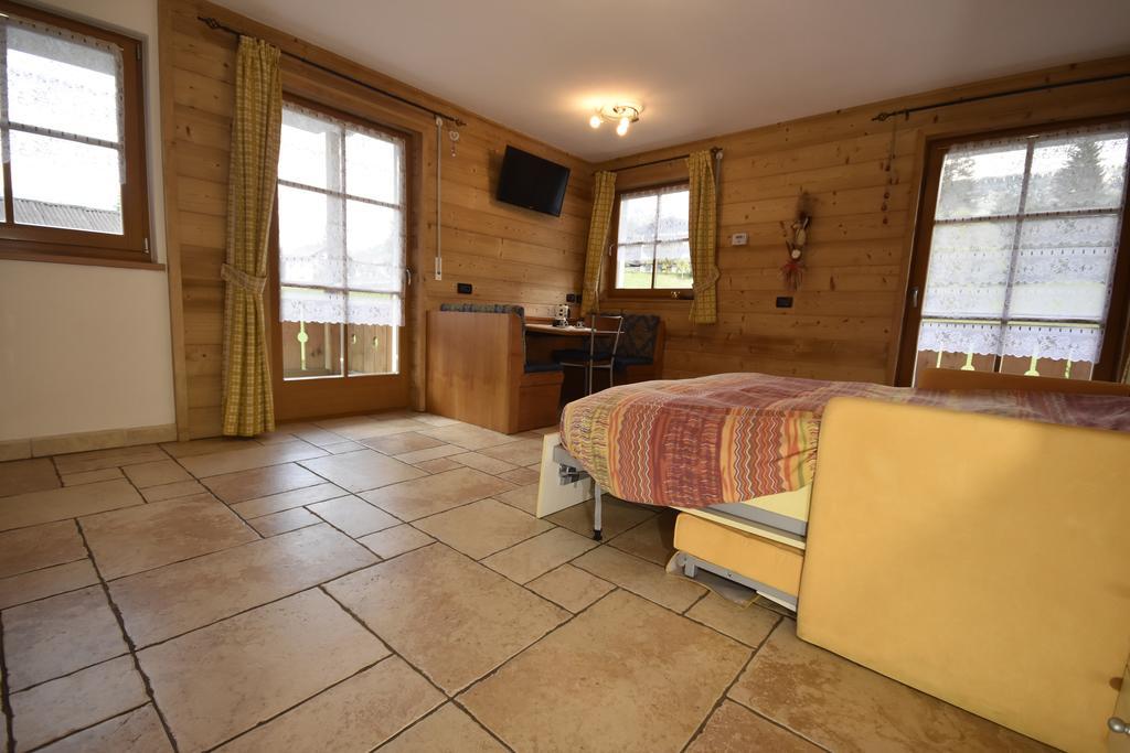 Chalet Alla Cascata Apartment บาเดีย ภายนอก รูปภาพ