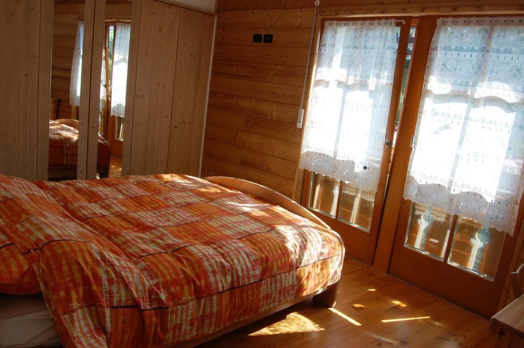 Chalet Alla Cascata Apartment บาเดีย ห้อง รูปภาพ