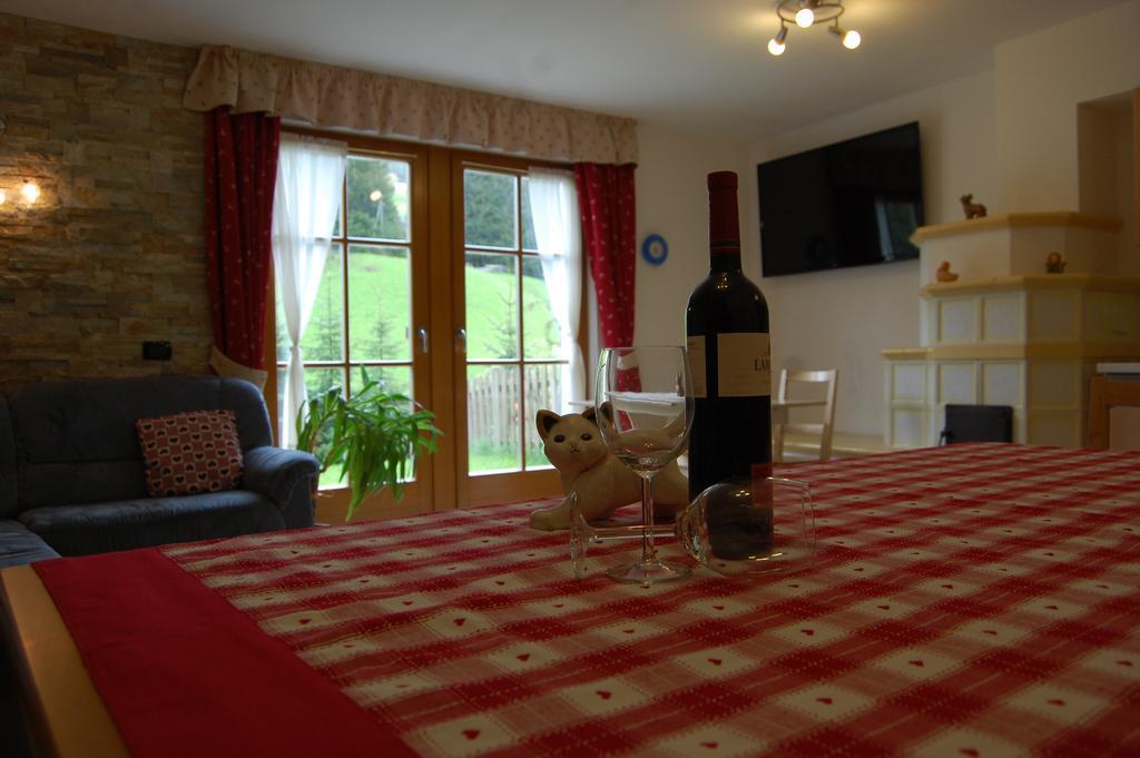 Chalet Alla Cascata Apartment บาเดีย ห้อง รูปภาพ